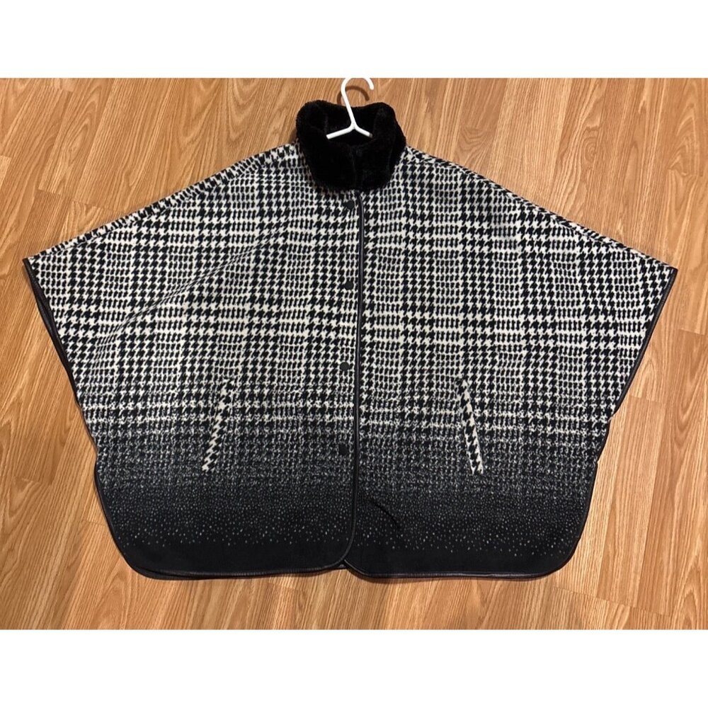 Marina Luna Cape Coat Size L/XL Houndstooth Black & White Faux Fur Collar Snaps - Picture 2 of 11